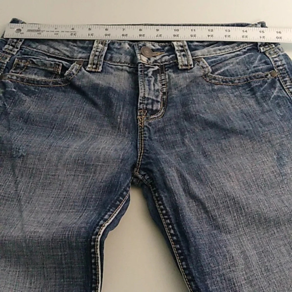 MAURICES JENNA, BOOTCUT, MIDRISE, SIDE LEG VENT, LIGHTLY DISTRESSED, LONG, JEANS - Picture 8 of 16